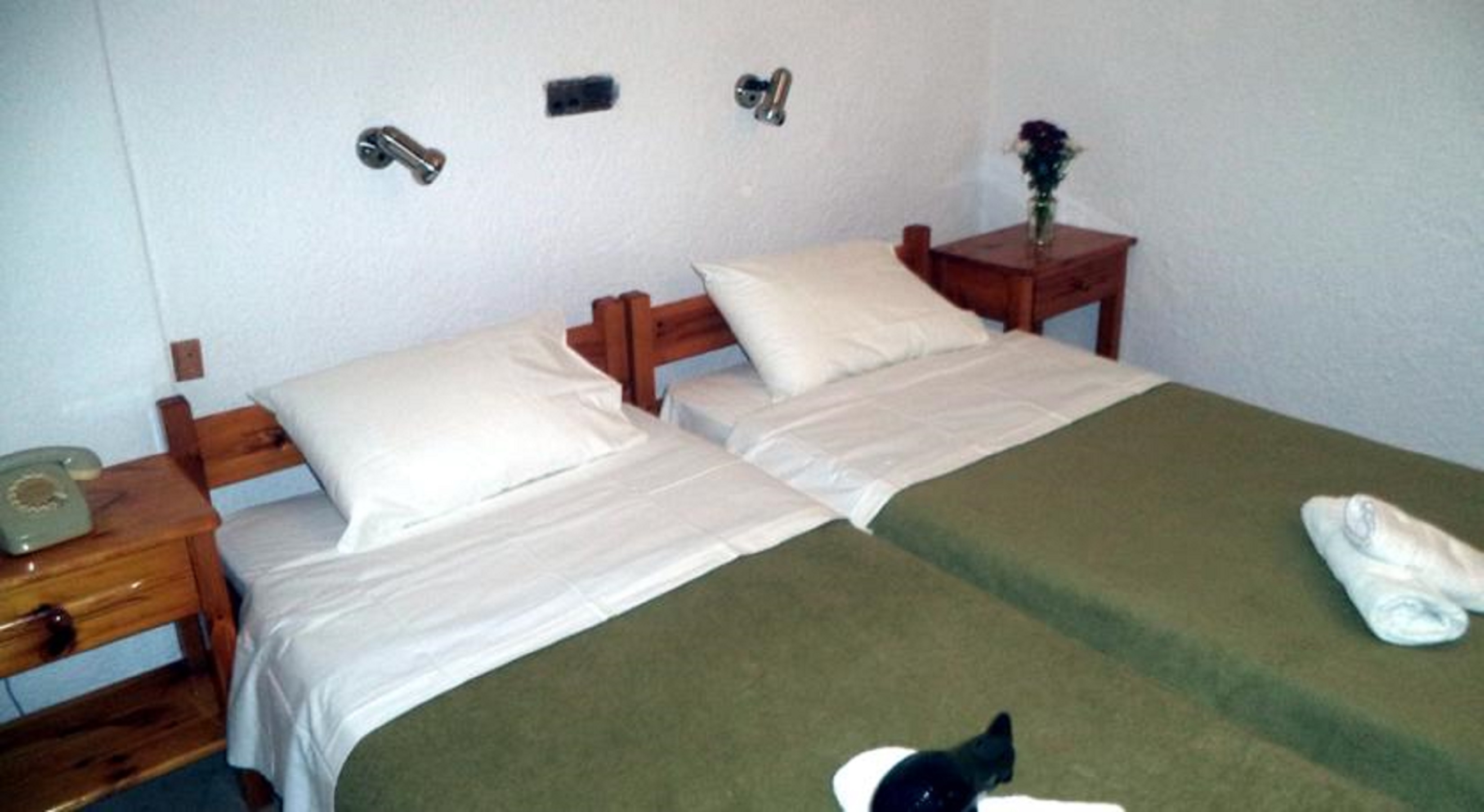 Gefyra Hotel 10/26