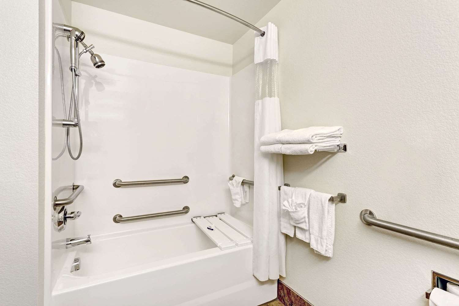 Microtel Inn & Suites by Wyndham Cheyenne 30/31