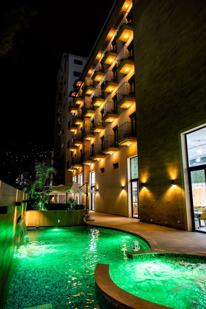 Le Grove Hotel, Jounieh 8/76