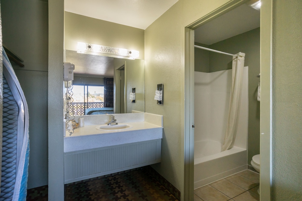 Ocean Gate Inn 19/58