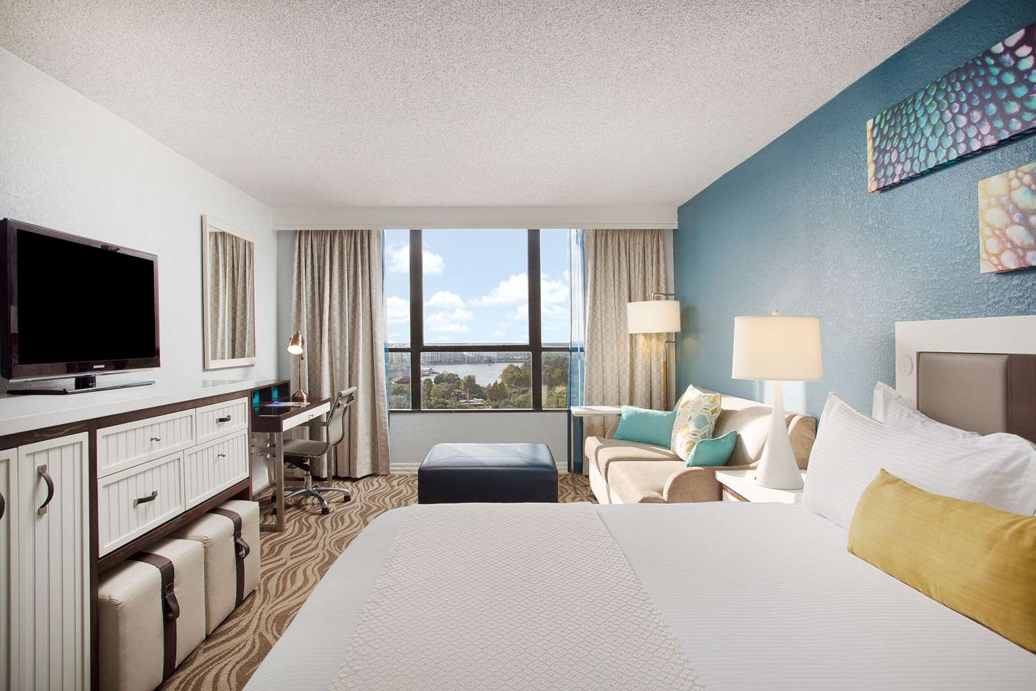 Wyndham Lake Buena Vista Disney Springs Resort Area 11/54