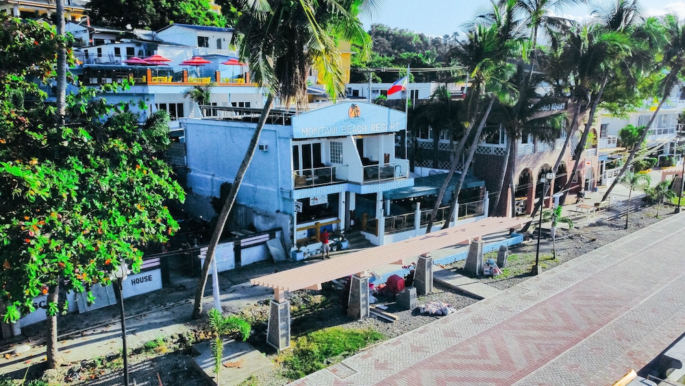 Montani Beach Resort 38/49