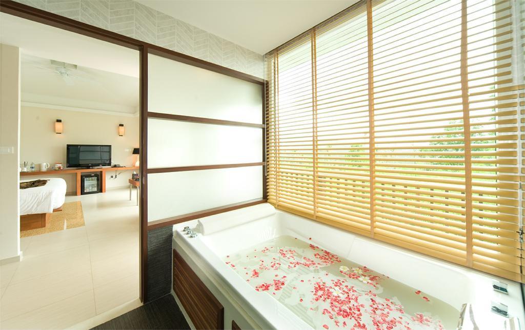 KC RESORT AND OVER WATER VILLAS 37/41