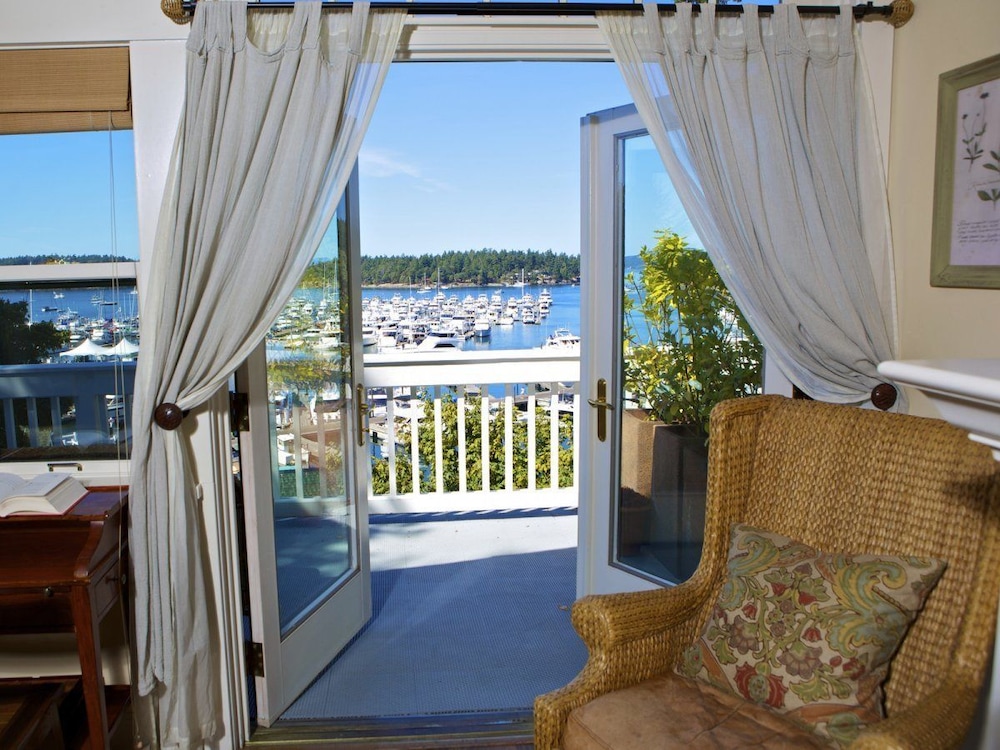 Roche Harbor Resort 31/77