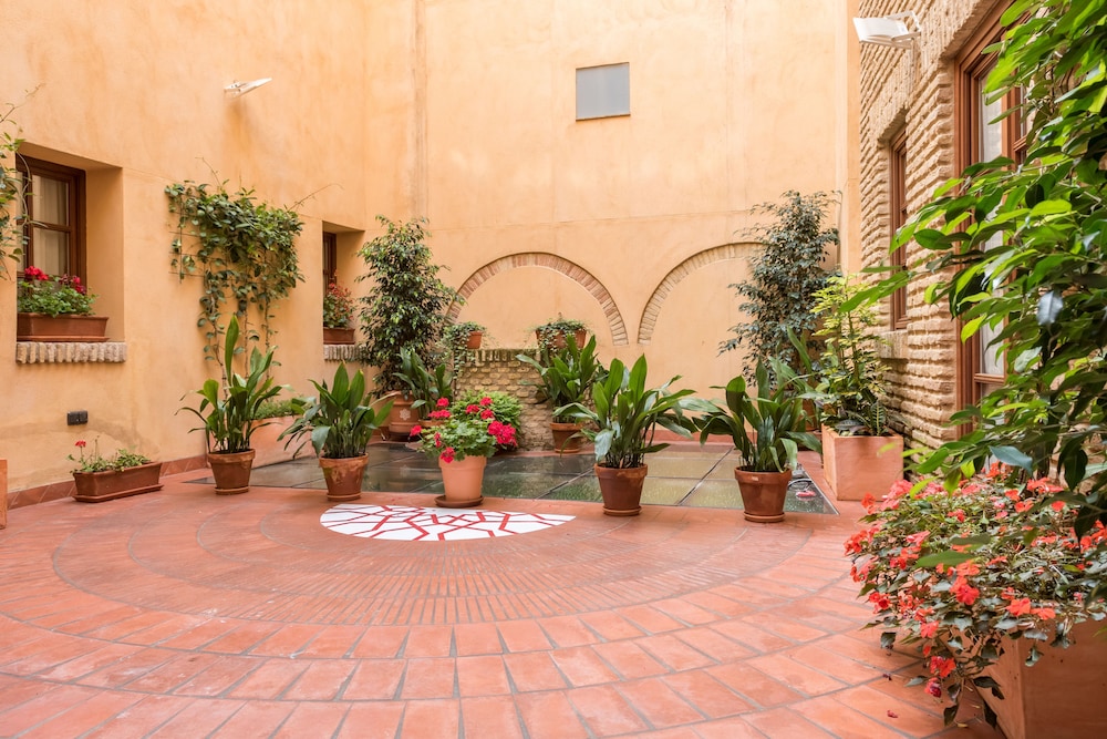 Hotel Boutique Palacio Pinello 68/73