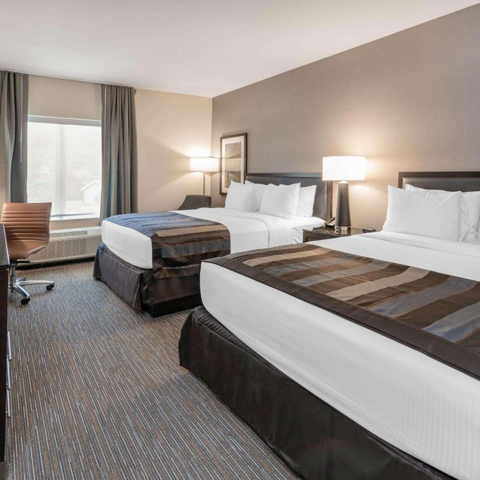 Room, 2 Queen Beds, Bathtub, Accessible