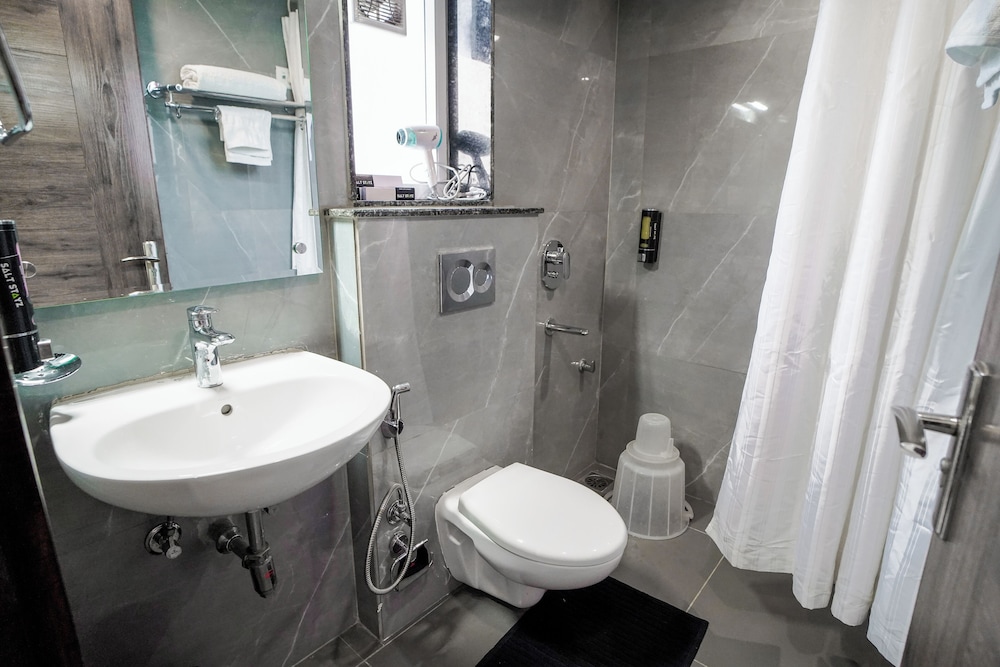 Saltstayz Hotel Huda City Center 46/49
