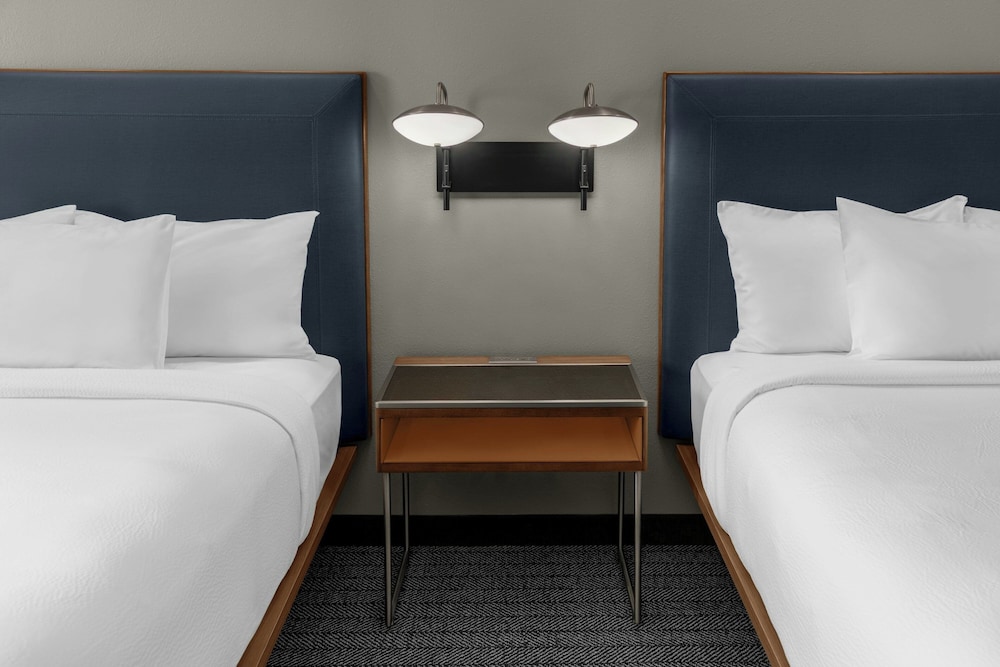 Courtyard By Marriott Sherman 20/45