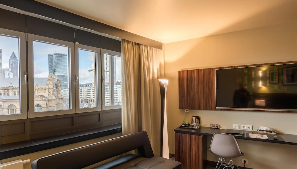 The Frankfurt Hotel 35/64