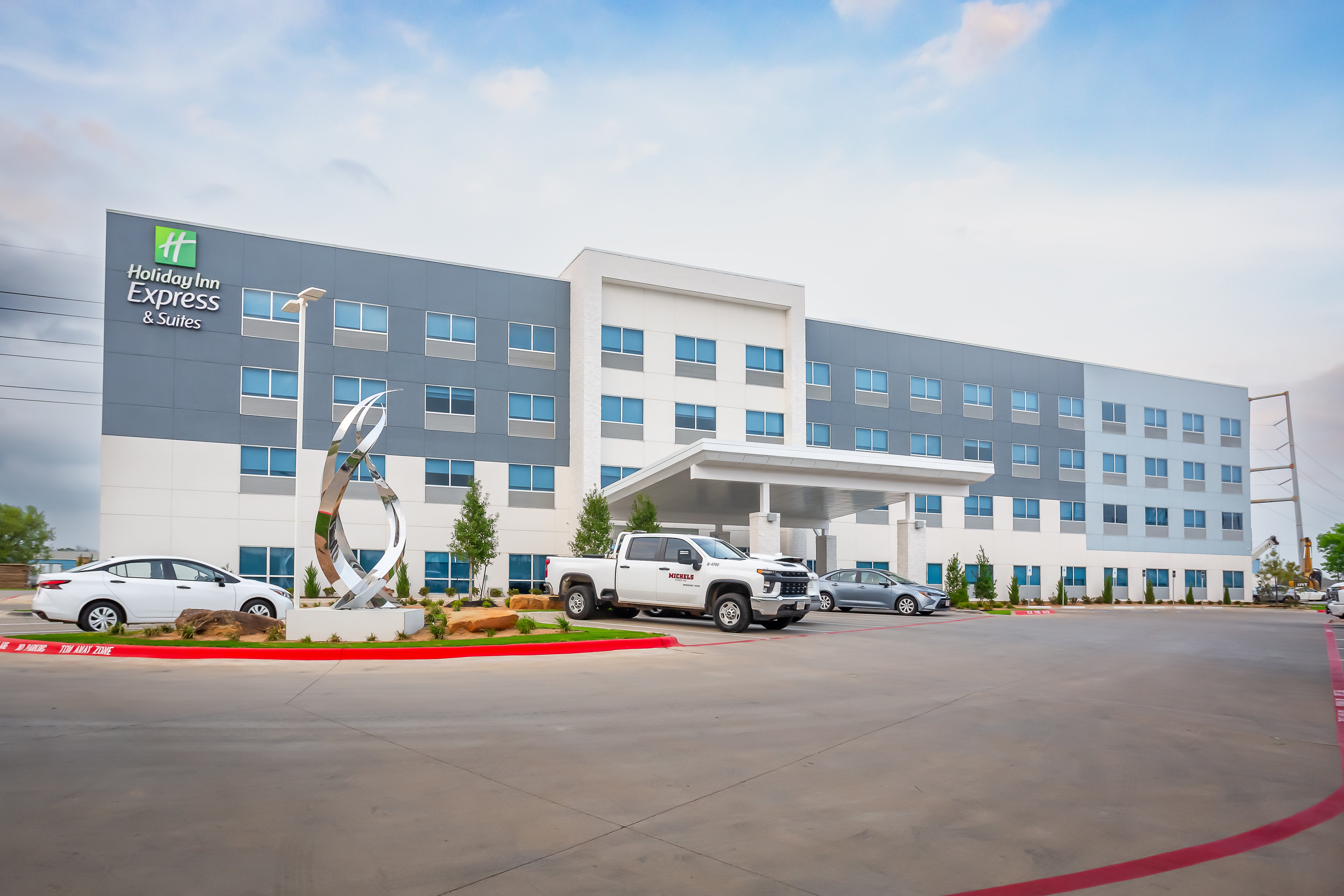 Holiday Inn Express and Suites Waco Downtown by IHG 37/40
