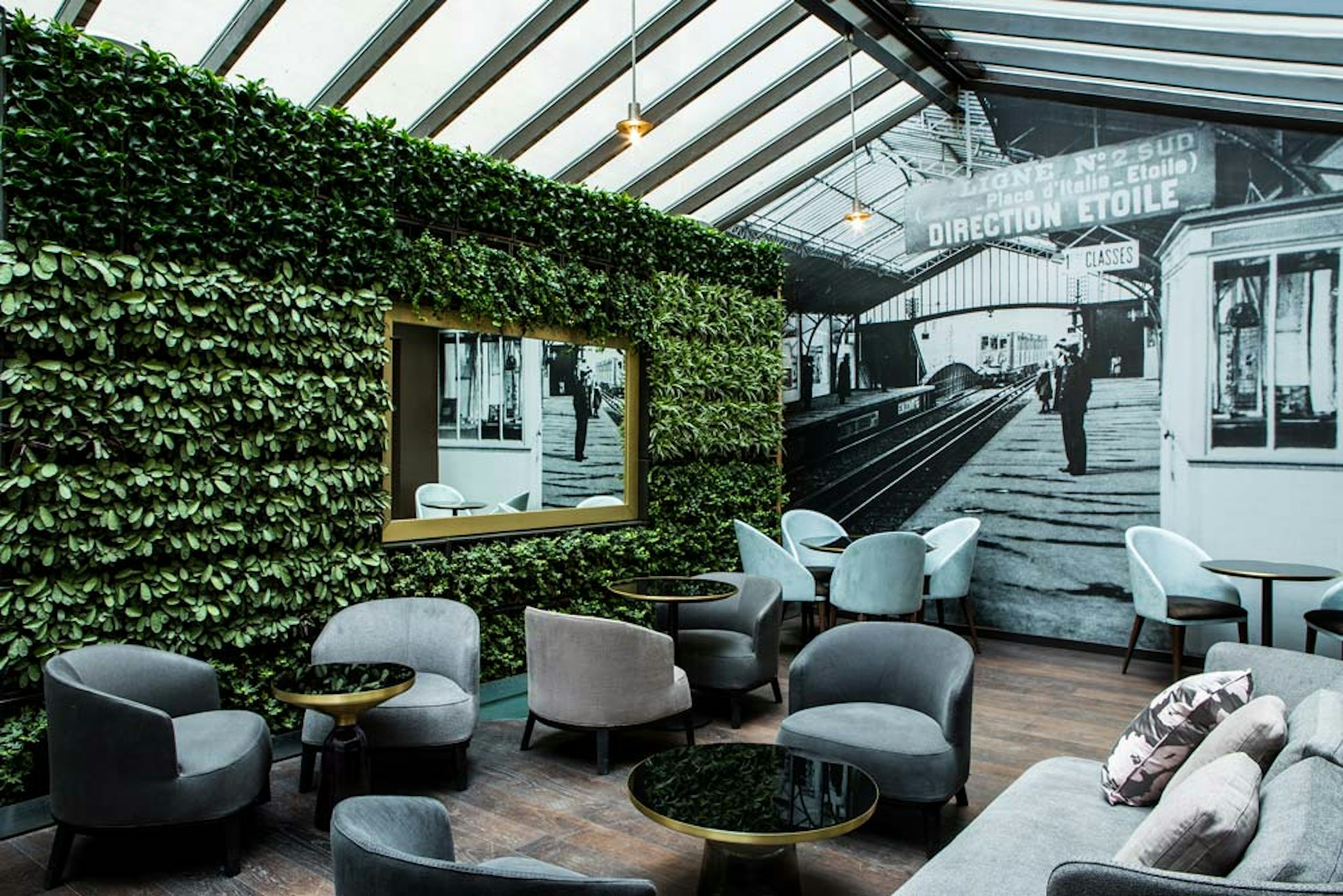 Le Parisis Hotel 32/33