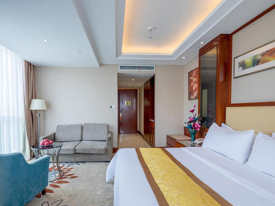 Hotel Vienna Nanchang County Chengbi Lake 10/21