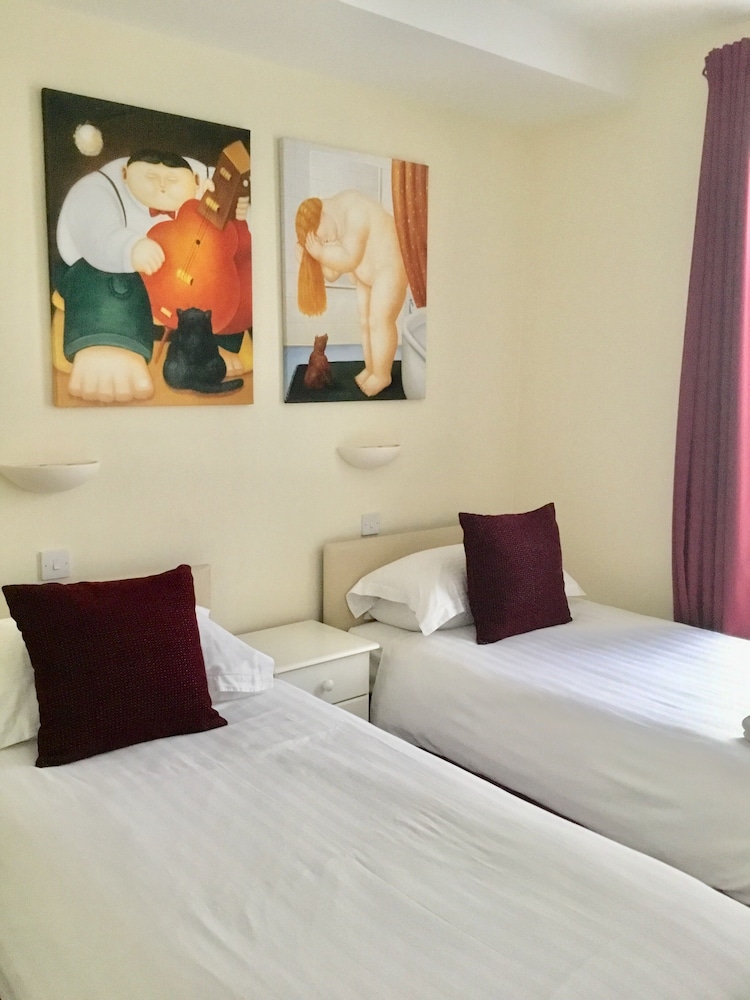 Sarum Hotel 14/69