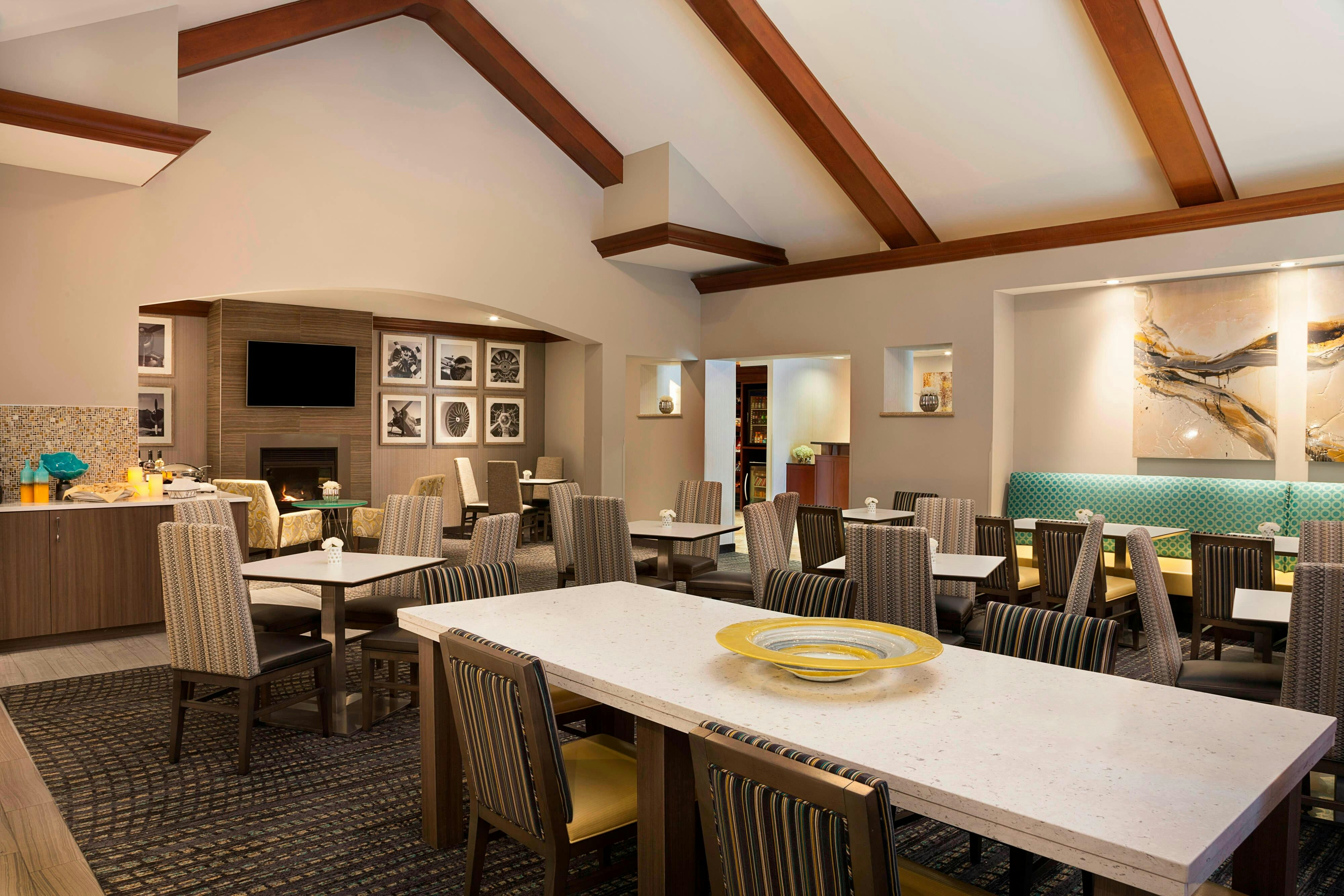 Residence Inn by Marriott Toronto Airport 7/11
