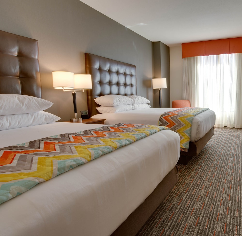 2 ROOMS, SUITE, 2 QUEEN BEDS, SOFA