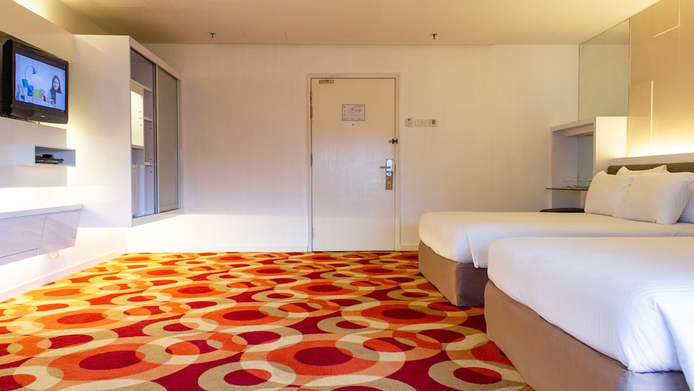 THE 5 ELEMENTS HOTEL 15/74