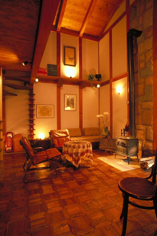 Camellia Inn 11/23