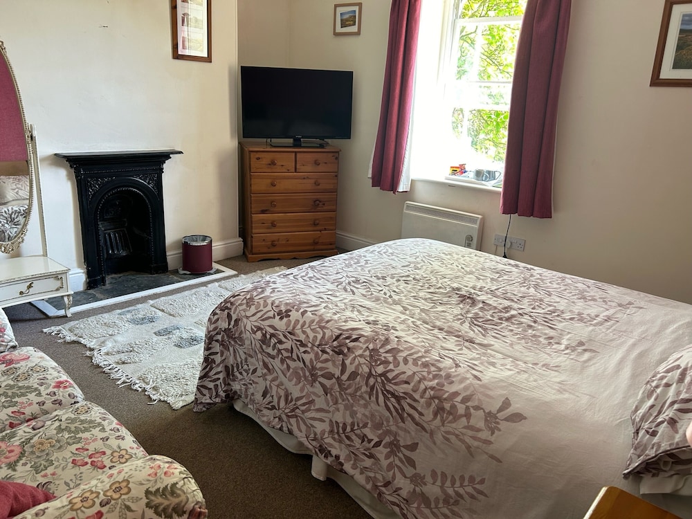 Kilworthy Farm Guesthouse 6/18