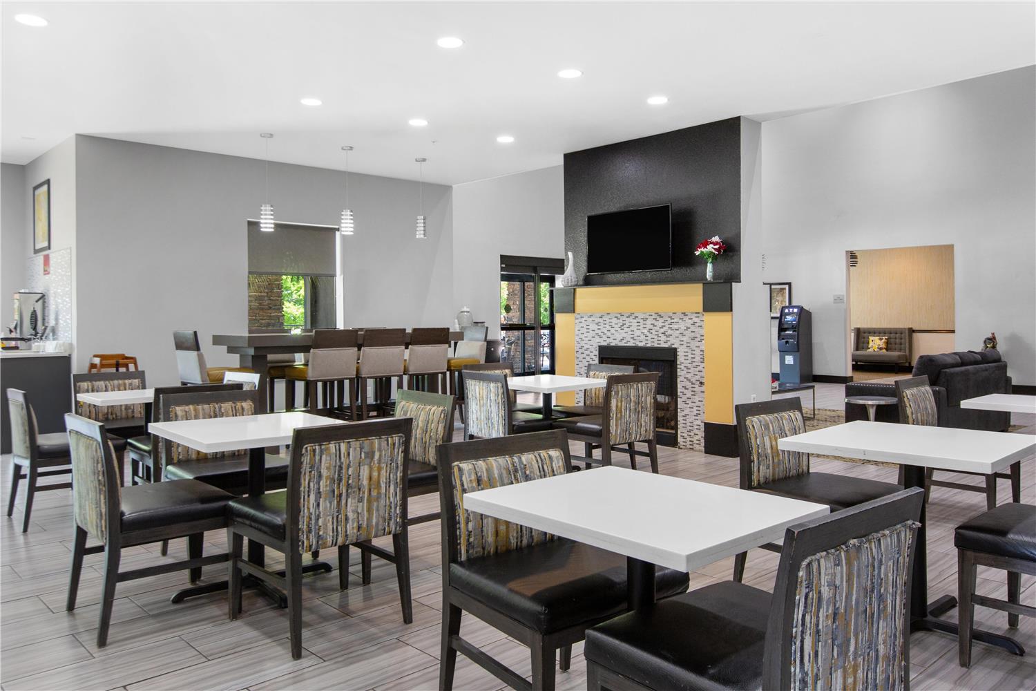 Best Western Plus Regency Park 29/43