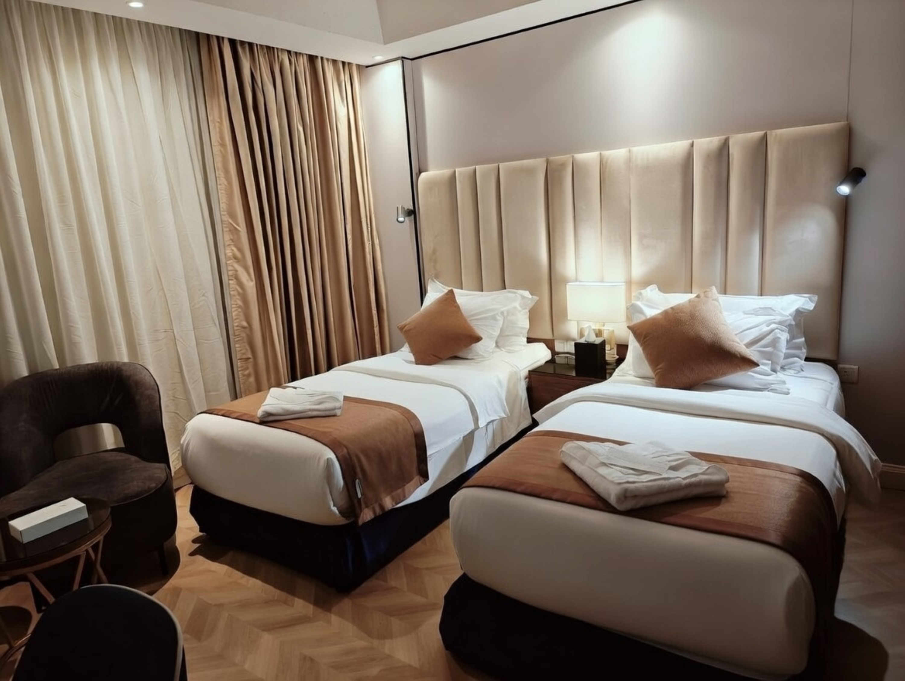 غرفة قياسية بسريرين منفصلين، Smayah Residence 5/10