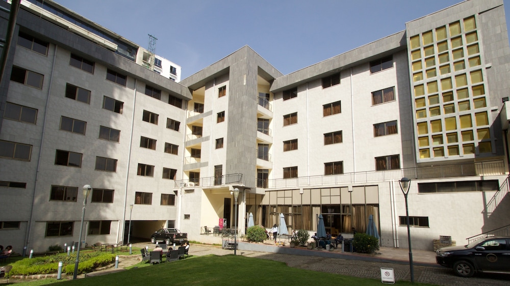 THE MOSAIC HOTEL 3/37