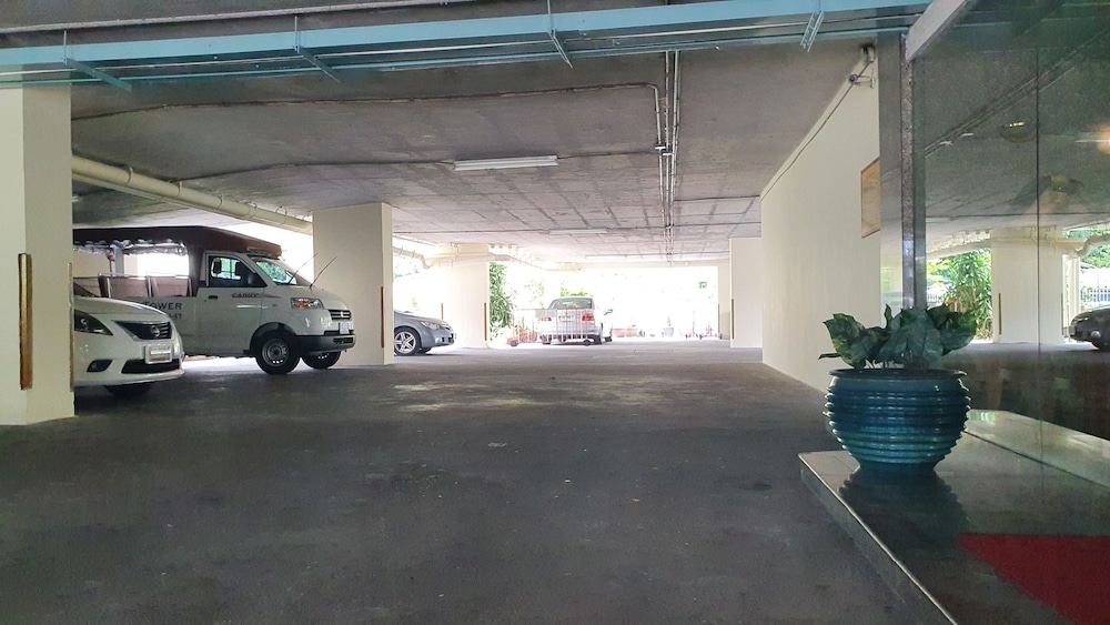 Interchange Tower Serviced Apartment 39/49
