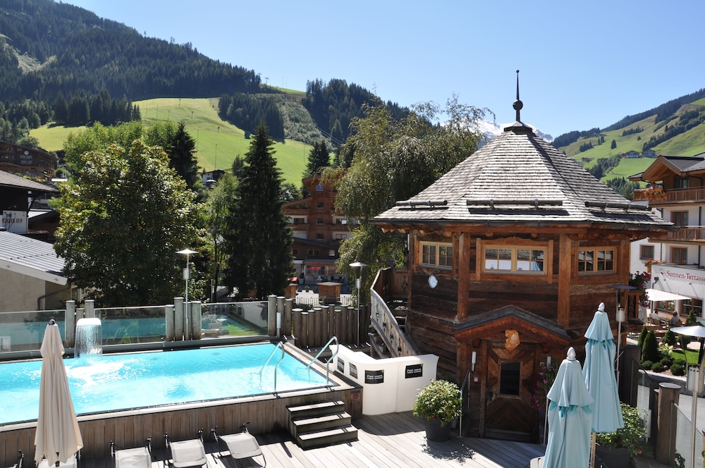 HAUS WOLF IM ALPINE PALACE NEW BALANCE LUXUS RESORT 3/50