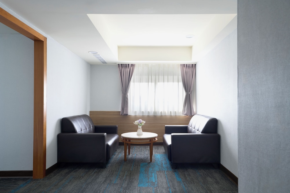 Ferrary Hotel 33/50