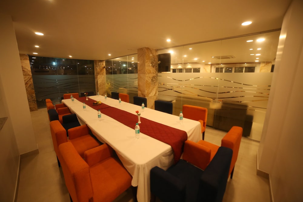 MG Iris Hotel 20/21