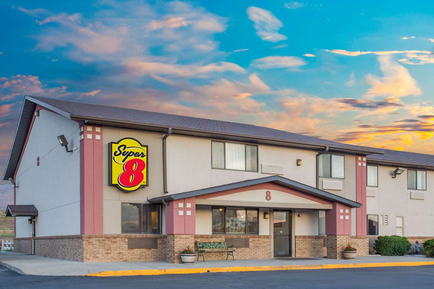 Super 8 by Wyndham Winnemucca NV 2/24