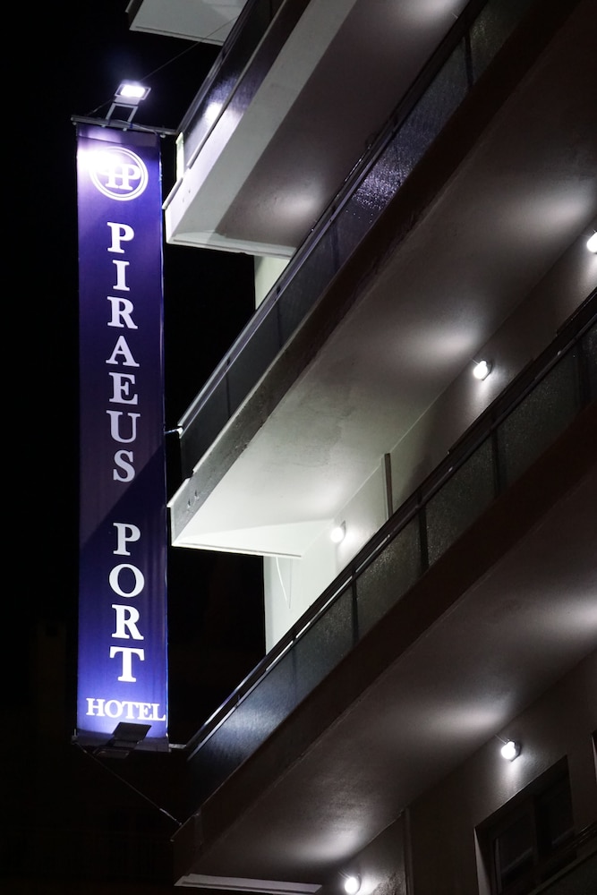 Piraeus Port Hotel 7/34