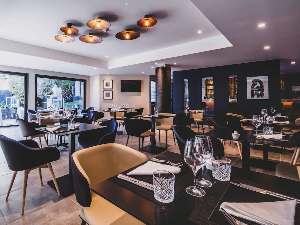 MERCURE PAU PALAIS DES SPORTS 56/67