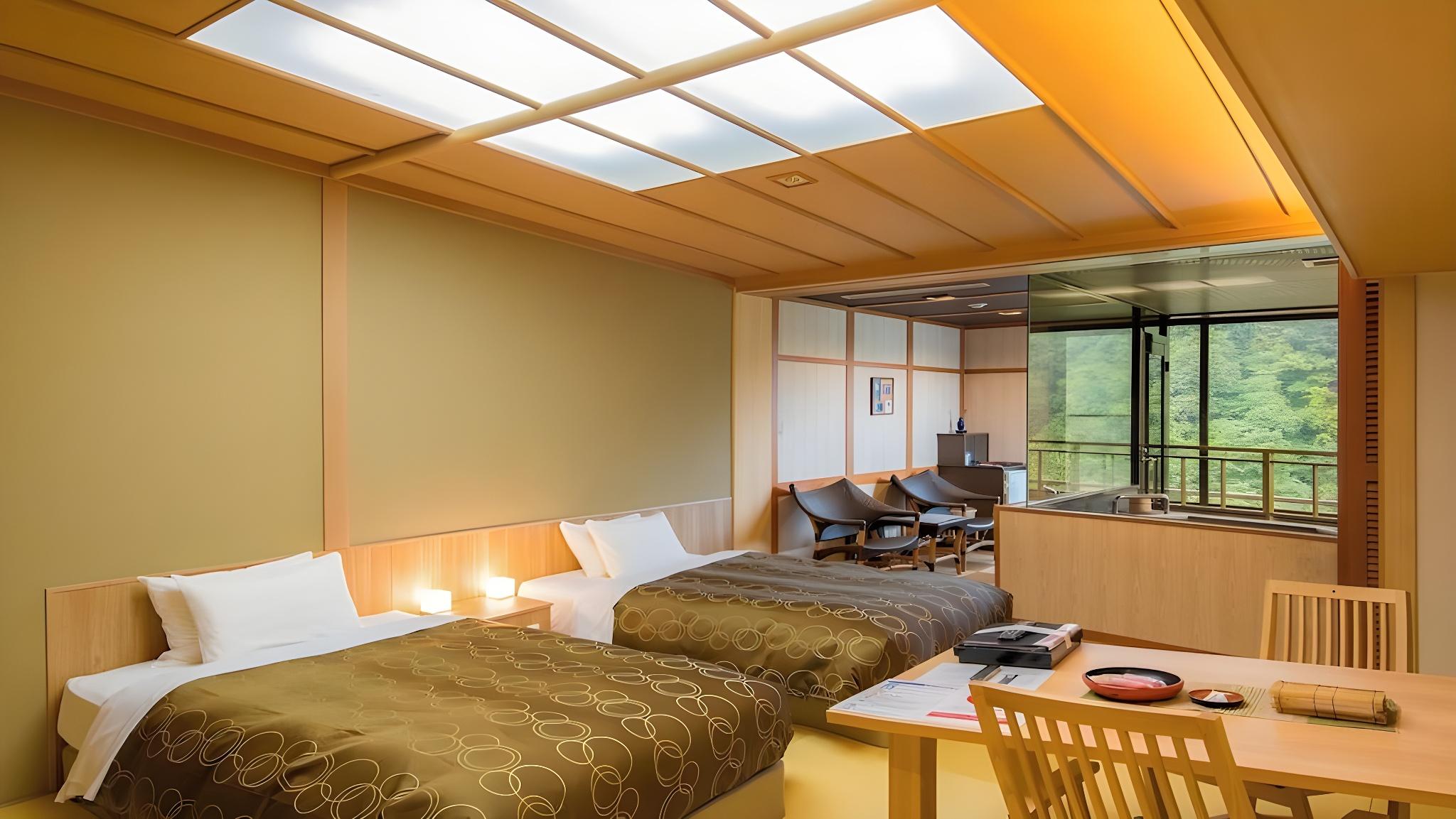 Japanese, 4 Futon Beds, Outdoor Bath