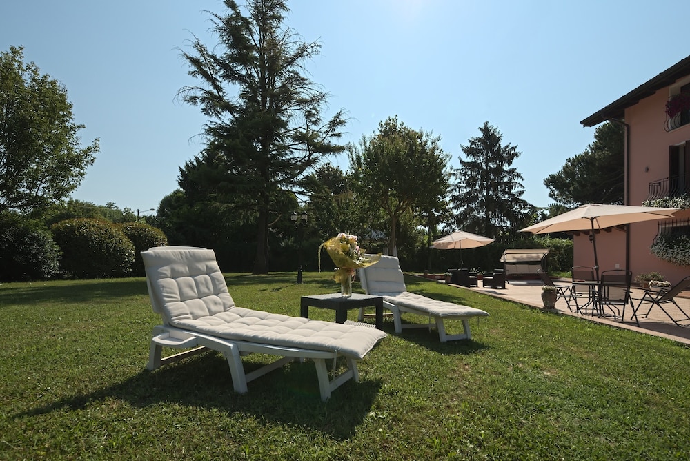 Villa ai Tigli 39/50