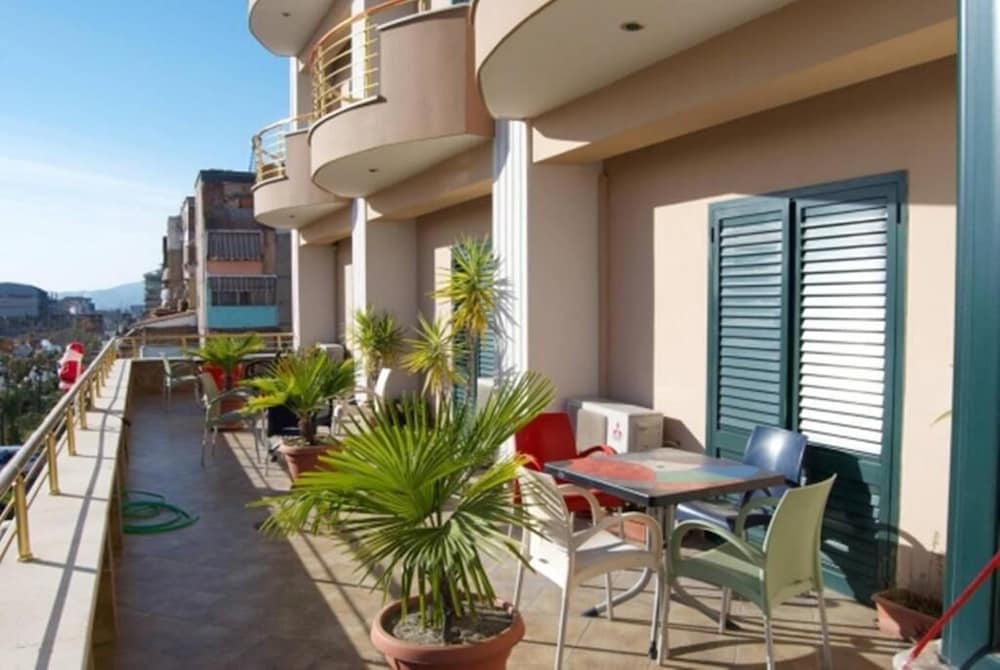 Grand Hotel Elbasan 23/26