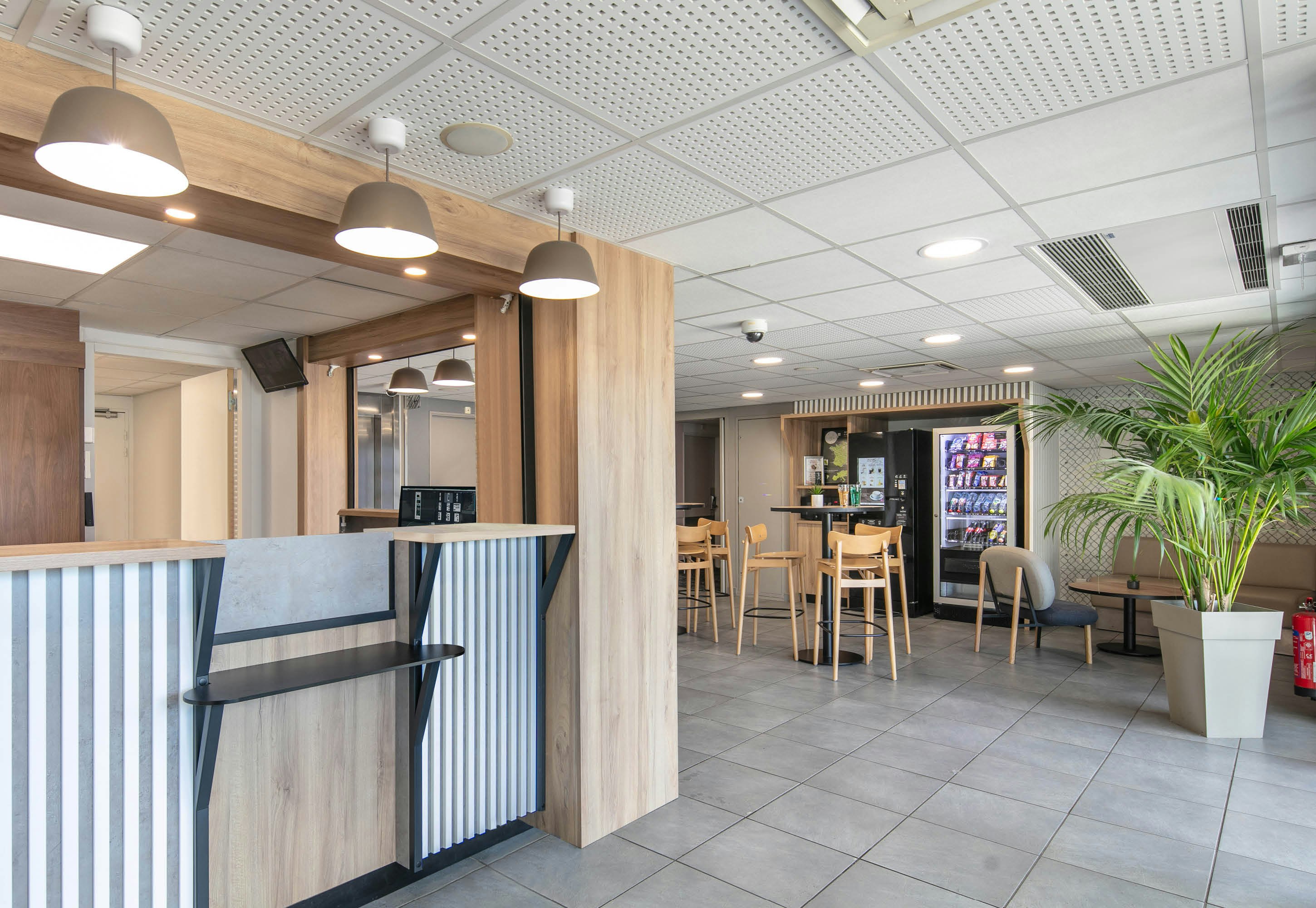 Lobby at B&B HOTEL Lyon Aeroport Saint Quentin Fallavier, SAINT-QUENTIN-FALLAVIER