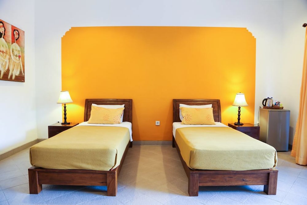 Aquarius Beach Hotel 8/64