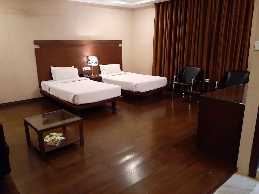 Hotel MD's Continental 13/42