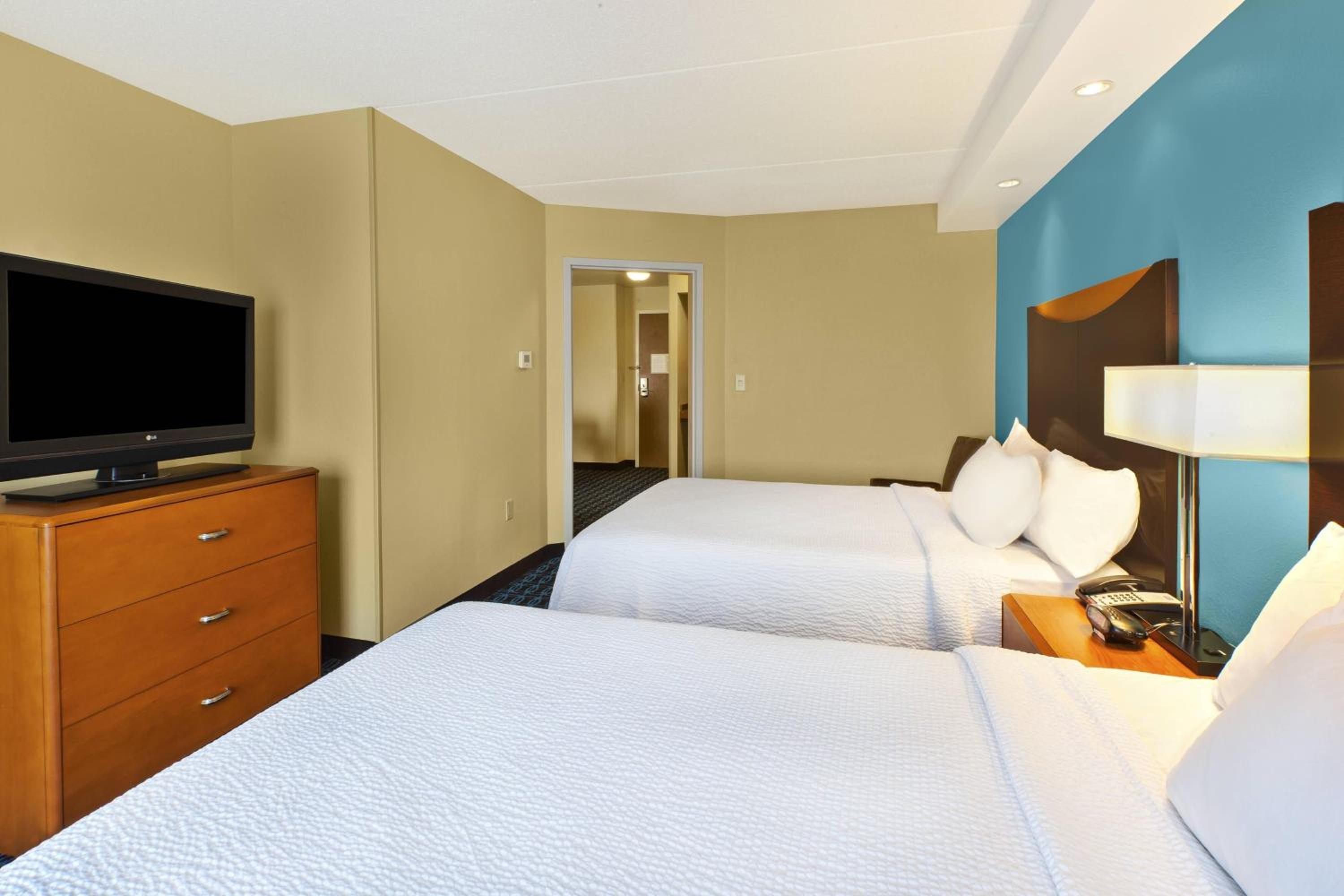 Room at Fairfield Inn Suites By Marriott Lexington North, LEXINGTON - KY