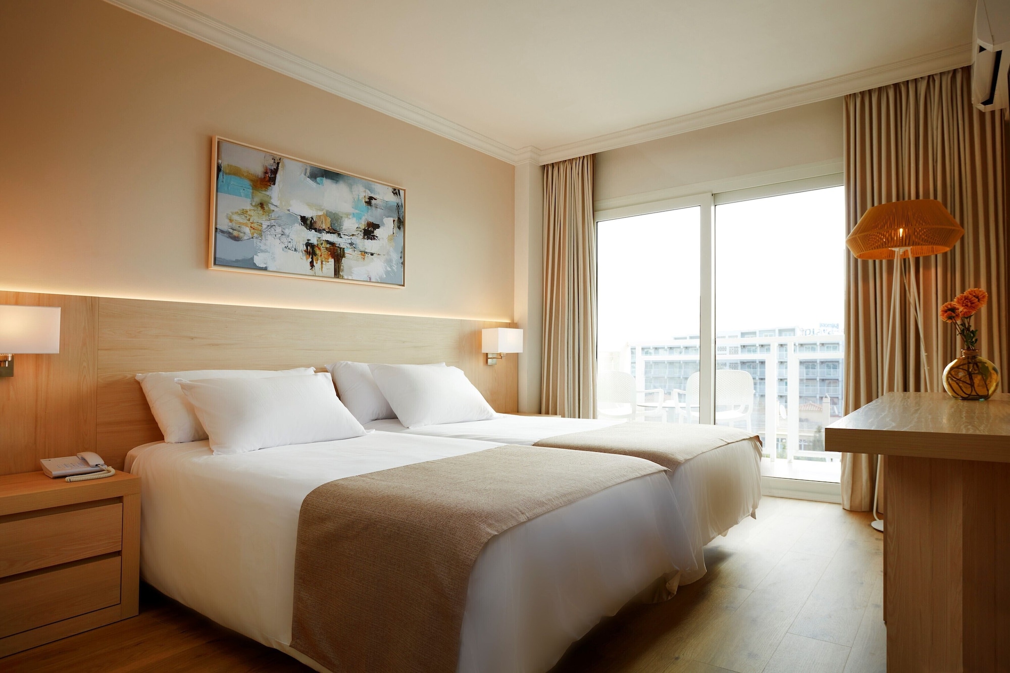 Standard, King Bed, Lateral Side Sea View