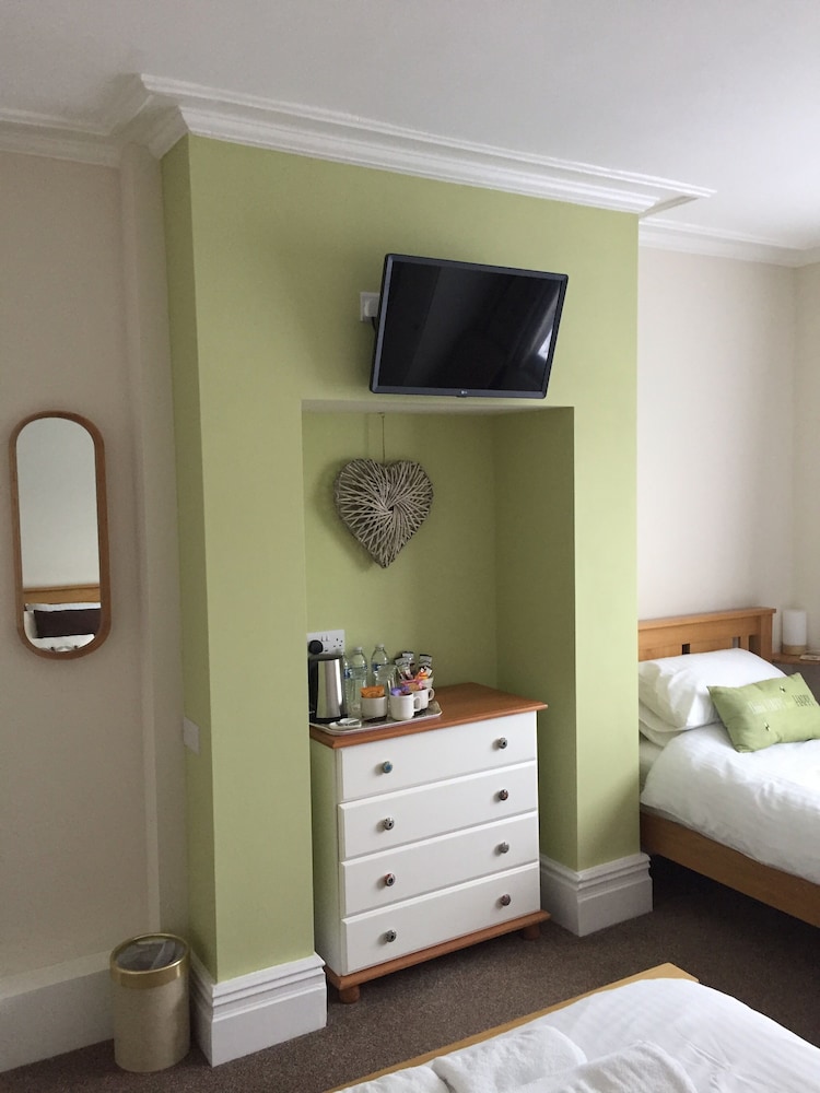 The Beehive Guest House 15/25