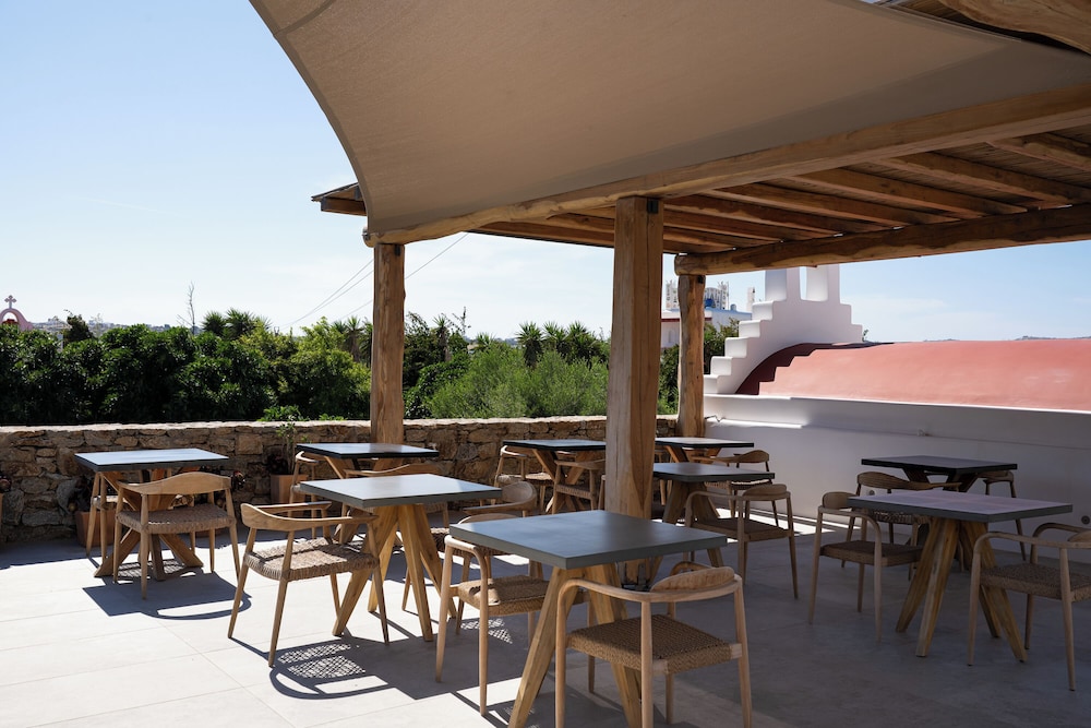 OLIVING MYKONOS LUXURY SUITES 36/50