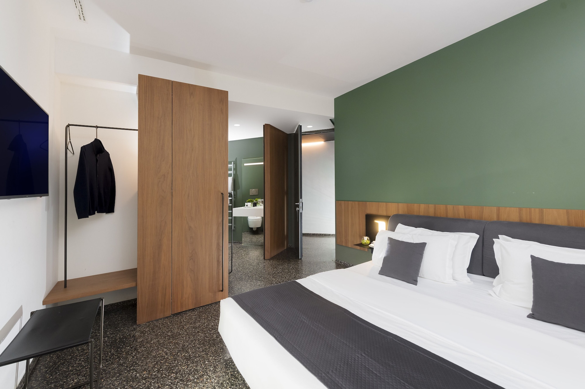 DELUXE, DOUBLE BED, TERRACE
