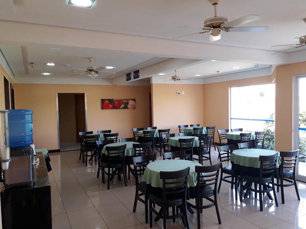 Cristal Palace Inn 39/40