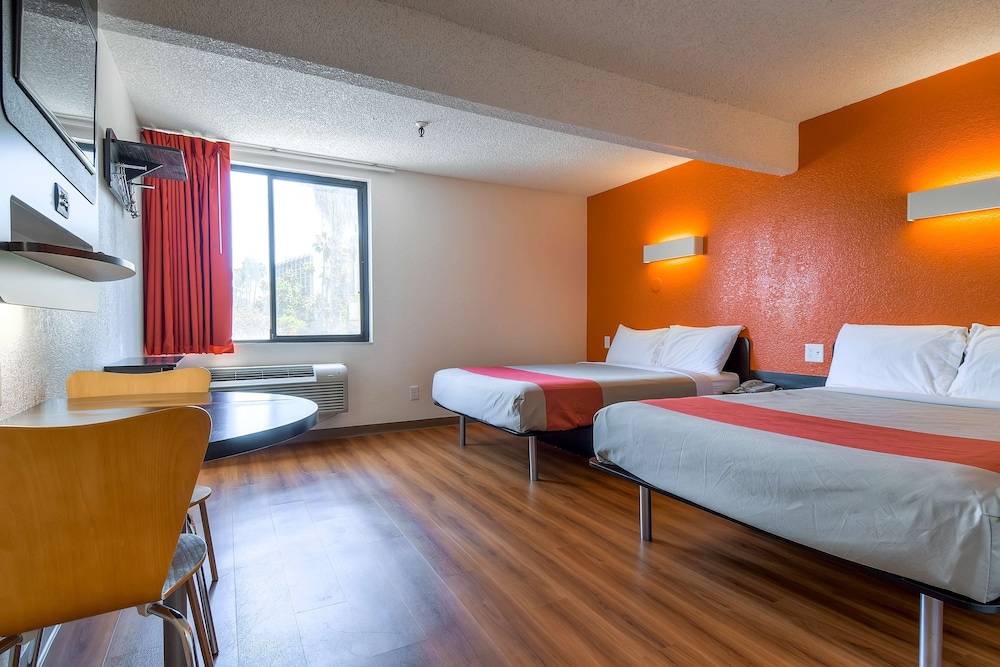 Motel6 San Diego Hotel Circle Mission Valley 15/61