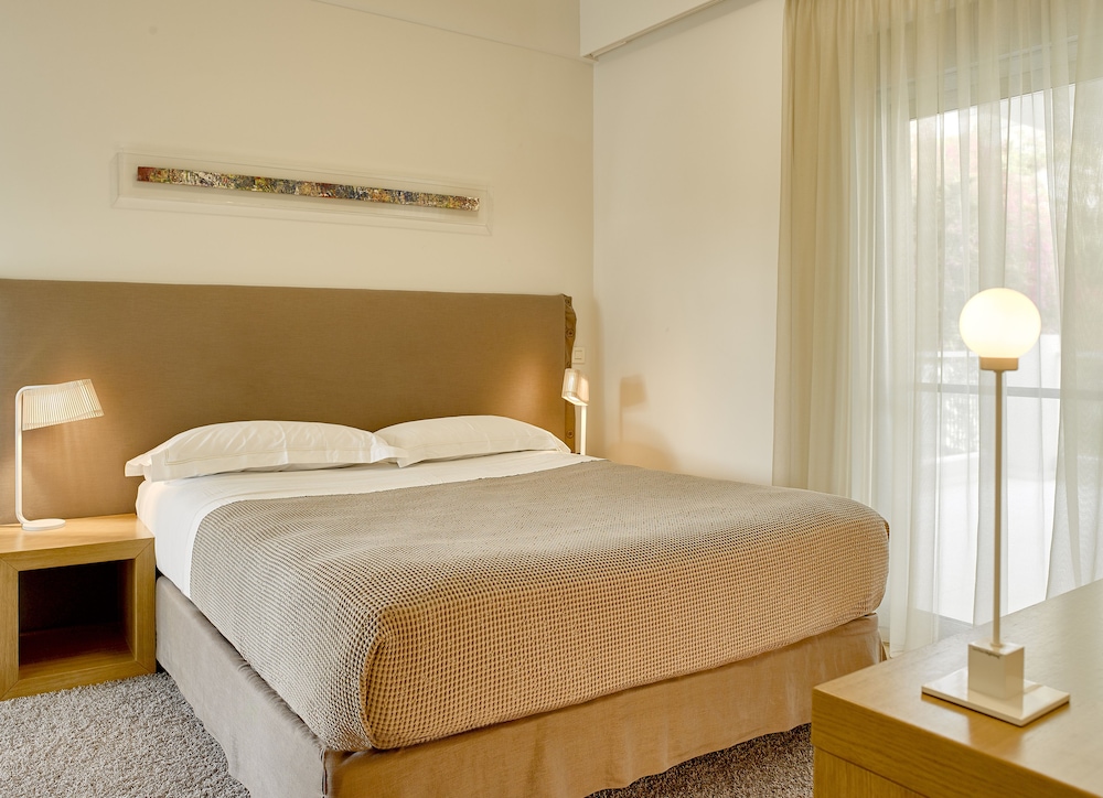 COMFORT, SUITE
