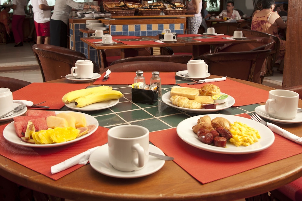 Decameron Cartagena 32/50