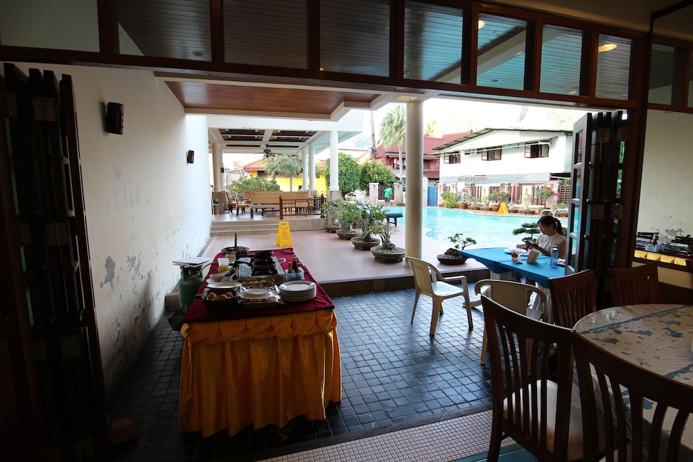 Phi Phi Hotel 53/64