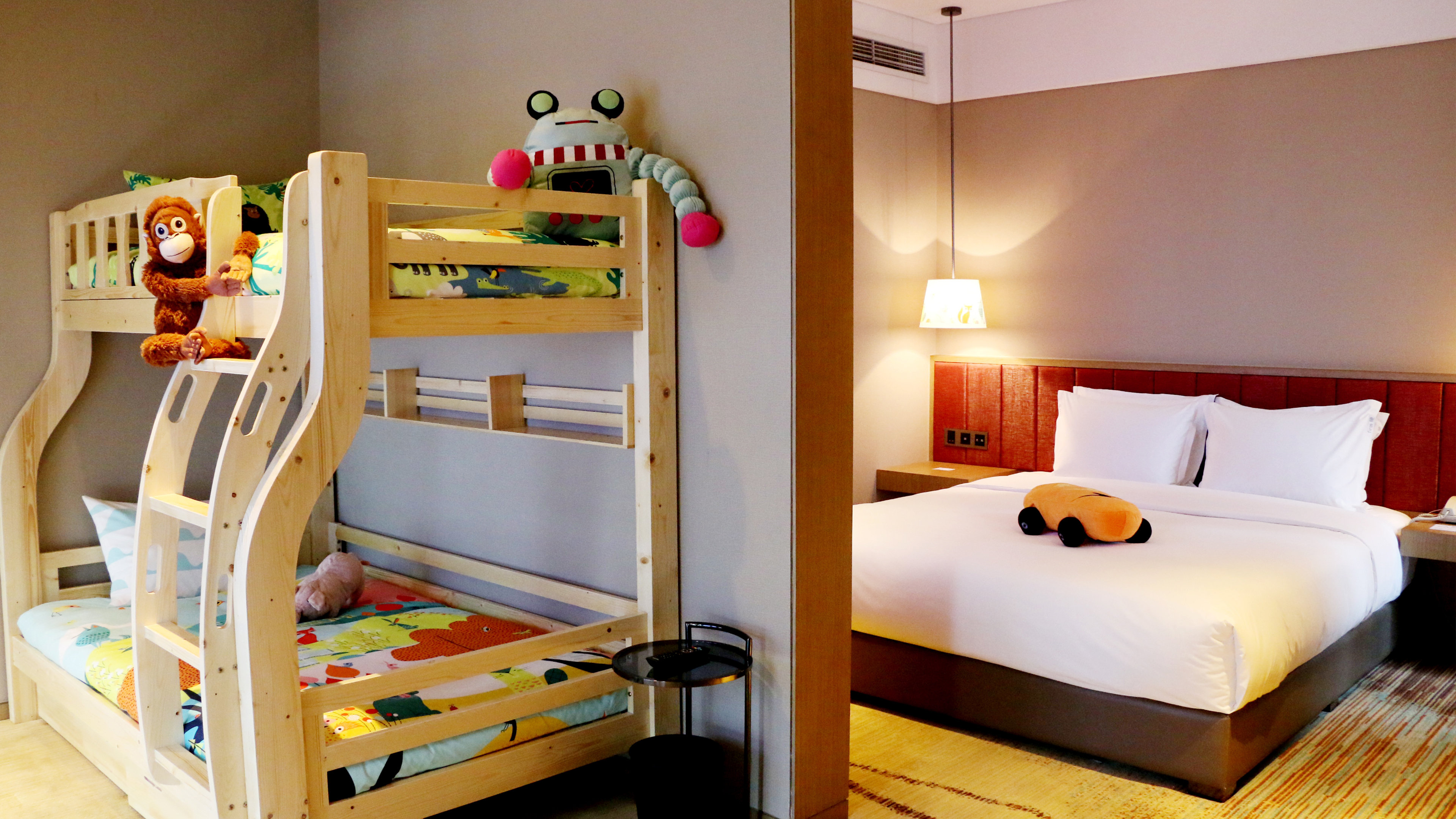 HOLIDAY INN EXPRESS CHENGDU WENJIANG HOTSPRING 8/36