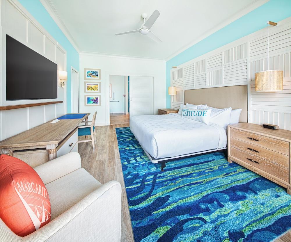 Deluxe, Suite, Multiple Beds, Balcony, Accessible